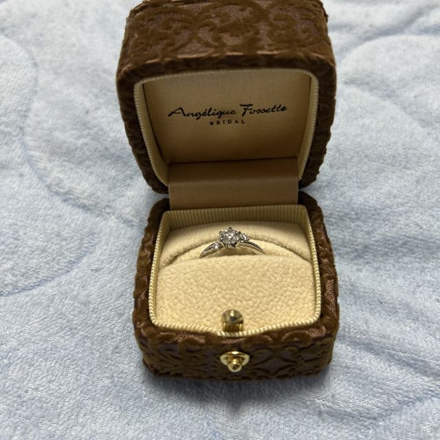 【アンジェリックフォセッテ(Angelique Fossette)の口コミ】 4Cに対する価格が安かったのでコスパが良かった
完全な既製品ではなく、少…