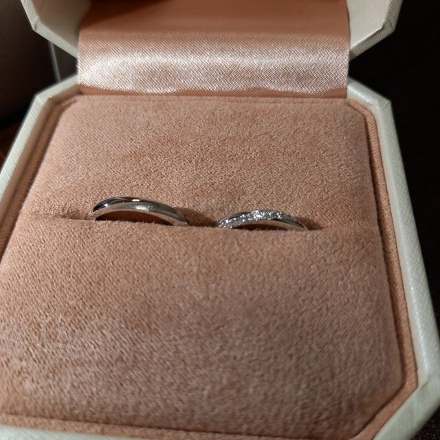 【TRECENTI(トレセンテ)の口コミ】 するりと入り、指に馴染む着け心地が良いです。内甲丸という形状の中でも…