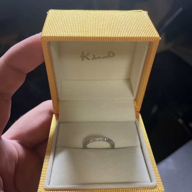 【ケイウノ ブライダル(K.UNO BRIDAL)の口コミ】 リングに埋め込まれているデザインの希望でした。仕事柄抜き差しすること…