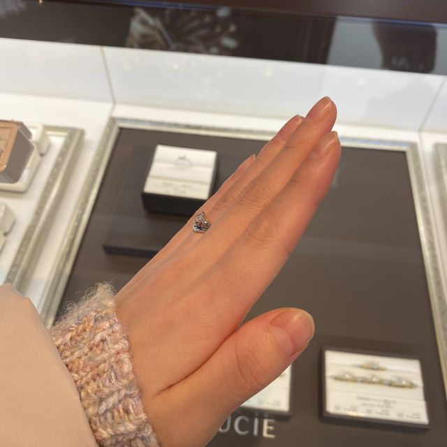 【LUCIE(ルシエ)の口コミ】 写真の指輪がとても気に入りました。特に婚約指輪がかわいかったです。結…