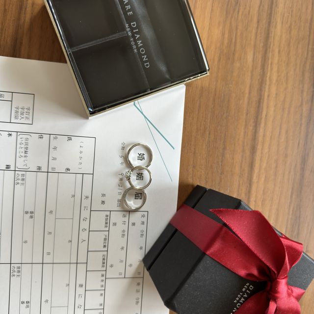 【ラザール ダイヤモンド(LAZARE DIAMOND)の口コミ】 【ベイリッジ】
カーブのデザインかつ、エッジの部分に細かいダイヤモンド…