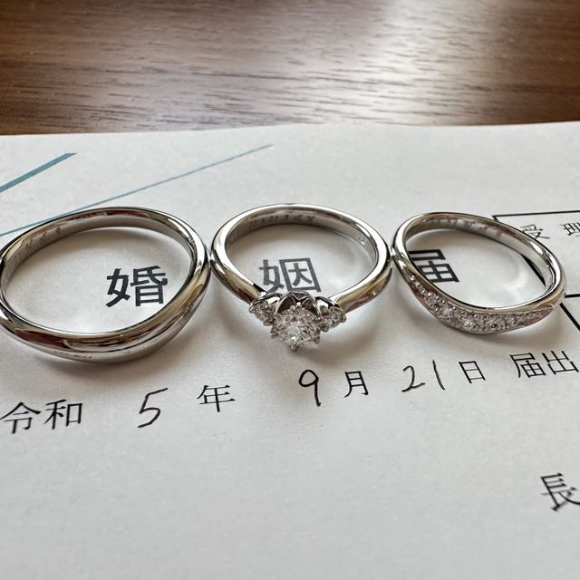 【ラザール ダイヤモンド(LAZARE DIAMOND)の口コミ】 【ベイリッジ】
カーブのデザインかつ、エッジの部分に細かいダイヤモンド…