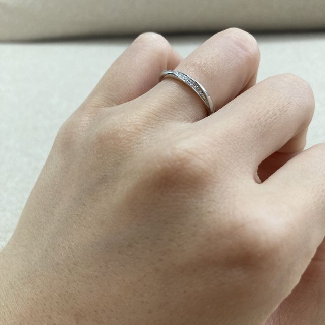 【銀座ダイヤモンドシライシの口コミ】 普段使いしやすいデザインで、着け心地もとても良いところが気に入ってい…