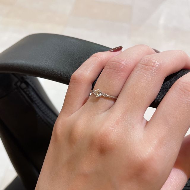 【PORTADA(ポルターダ)の口コミ】 重ね付けした時の雰囲気、デザインが決め手です。
主張は強すぎず、普段特…