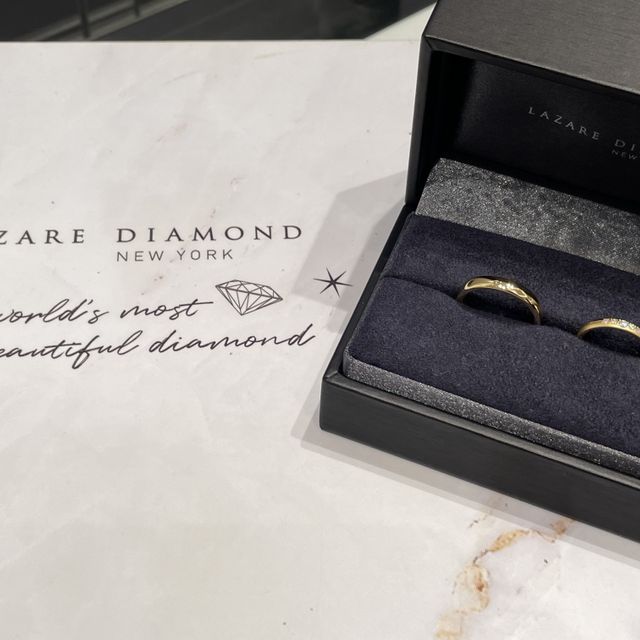 【ラザール ダイヤモンド(LAZARE DIAMOND)の口コミ】 ネットで事前に指輪を見ていて、肌の色が色黒なので、ゴールドにすると決…
