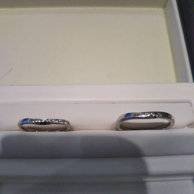 【俄(にわか)の口コミ】 ダイヤモンドが入っています。さりげなく入っているのがよかったです。ま…