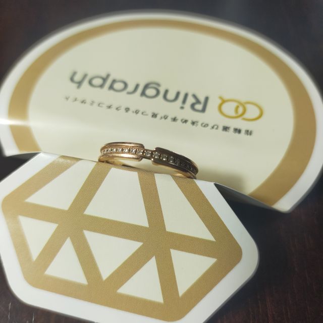 【COLANY(コラニー)の口コミ】 結婚20周年の記念に主人と2個目の結婚指輪を買いました。
主人の指輪とは…