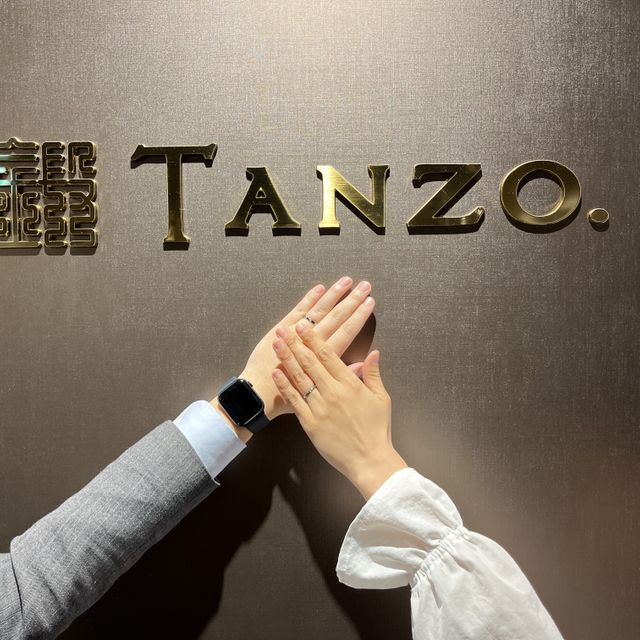 【TANZO.(鍛造指輪)の口コミ】 デザインはプランナーさんと3人で決めていきます。
プランナーさんが絵に…