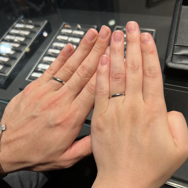 【エクセルコダイヤモンド(EXELCO DIAMOND)の口コミ】 シンプルですがプラチナ部分の輝きや艶感が他のブランドよりも綺麗だなと…