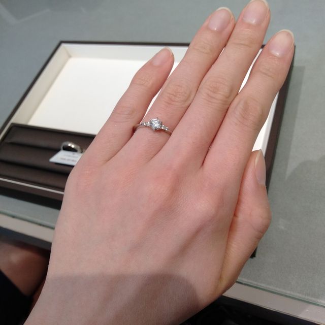 【アイプリモ(I-PRIMO)の口コミ】 ズバリ最大の決め手はデザインです。正直の知り合いの中でも1番可愛いと思…