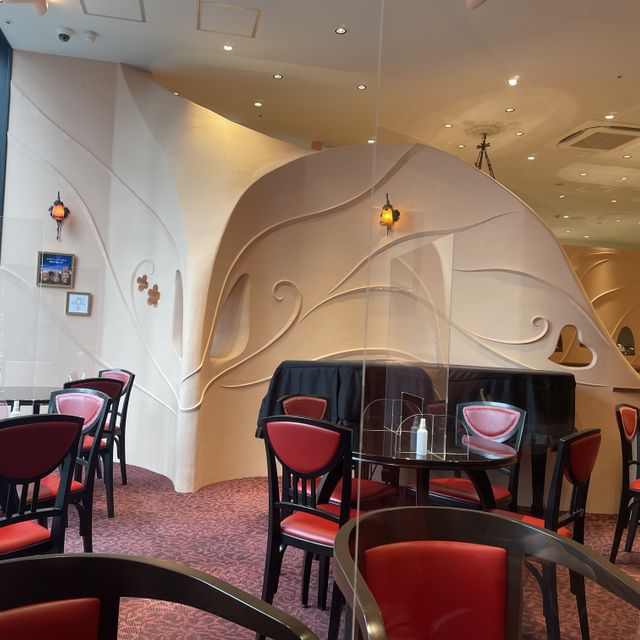 【ケイウノ ブライダル(K.UNO BRIDAL)の口コミ】 デザインです。元々はディズニーではなく、シンプルなものを探していまし…