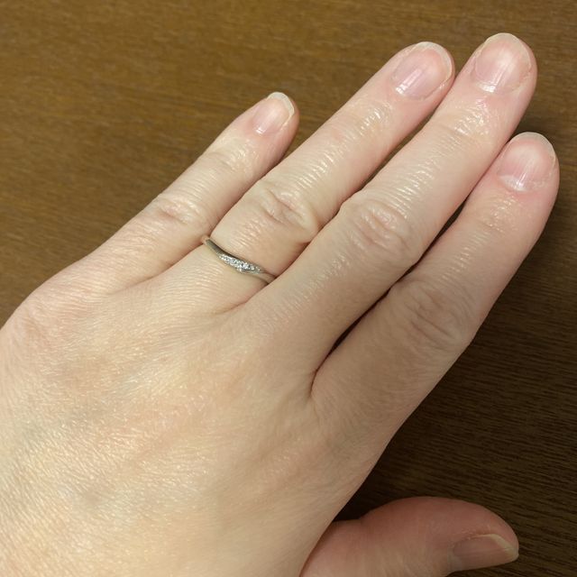 【アイプリモ(I-PRIMO)の口コミ】 ネットや雑誌で、まずはデザインが波打つ感じのものを探していて、ピンク…