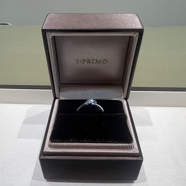 【アイプリモ(I-PRIMO)の口コミ】 リングが曲線になっているのが気に入りました。動きのある感じになるので…