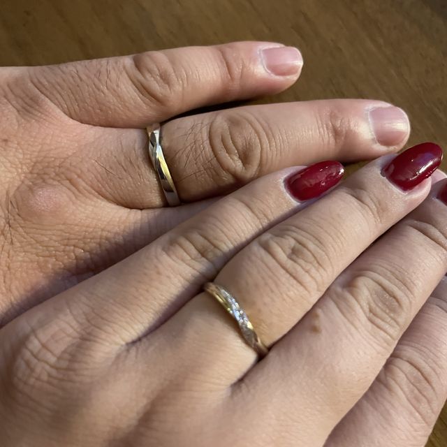 【LAPAGE(ラパージュ)の口コミ】 どのアクセサリーをつけても似合うのが選んだ決め手です。
ゴールドとプラ…