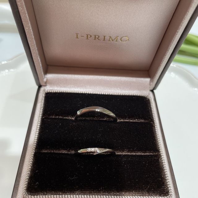 【アイプリモ(I-PRIMO)の口コミ】 結婚指輪をHPで検索した時に
エピュレのデザインを見て気に入り
実際には…