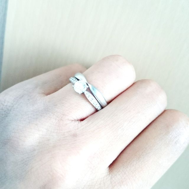 【ティファニー(Tiffany & Co.)の口コミ】 婚約指輪をハーモニーにしたのでセットで使いたいと思い選びました。同じ…
