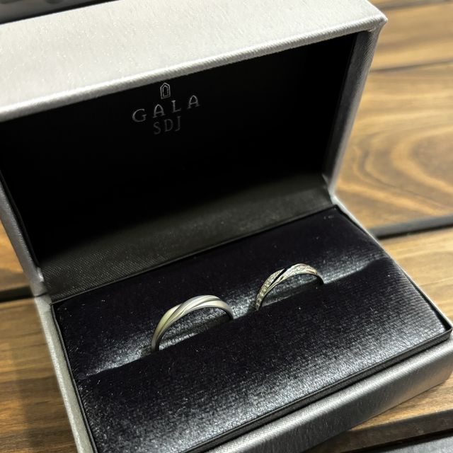 【GALA JEWELRY(ガラジュエリー)の口コミ】 単体で付けても華やかな程、デザイン性があり、且つシンプルでもあるので…