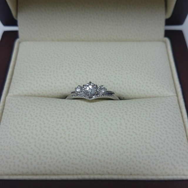 【WATANABE / 卸商社直営　渡辺の口コミ】 客が商品棚を見て回游する店舗で
のんびり選べて良品と出会えた事。
他店…