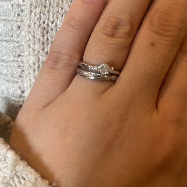 【銀座ダイヤモンドシライシの口コミ】 見た目の華やかさと自分の指にマッチしていたことが購入の決め手となりま…