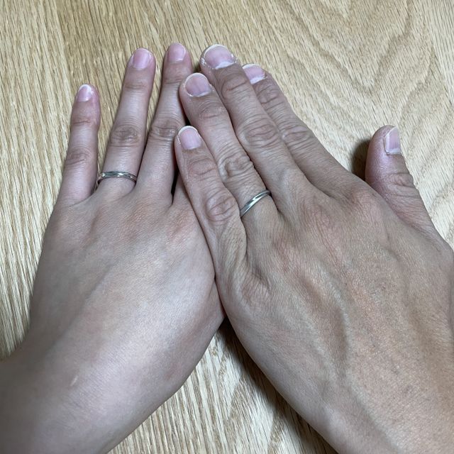 【銀座ダイヤモンドシライシの口コミ】 私の指の形を見てくださり、小指が下がっているため、指輪をつけた時のバ…