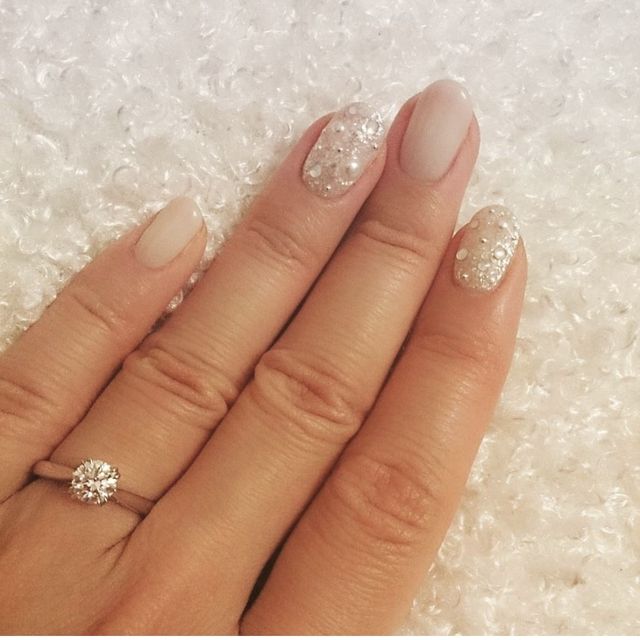 【ハリー・ウィンストン(Harry Winston)の口コミ】 ダイヤモンドはもちろん、アームの美しさにも惚れ惚れしました。重ね付け…