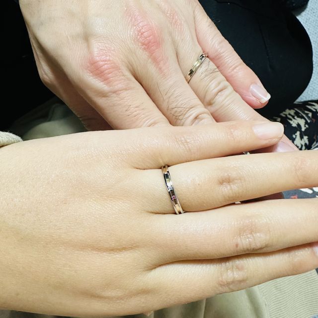 【Honey Bride(ハニーブライド)の口コミ】 ひまわりをモチーフにした指輪を探しており、インターネットで探していた…