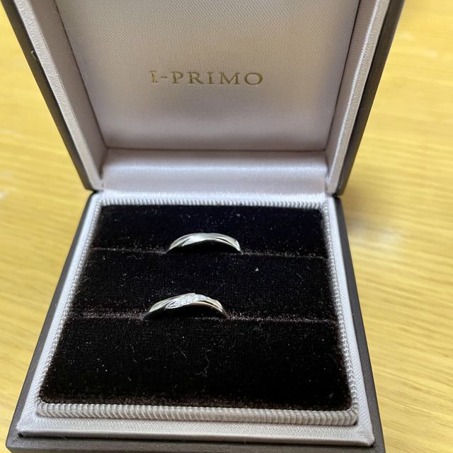 【アイプリモ(I-PRIMO)の口コミ】 私たちが購入したのはノクターナルという種類で、女性の指輪は7つのダイヤ…