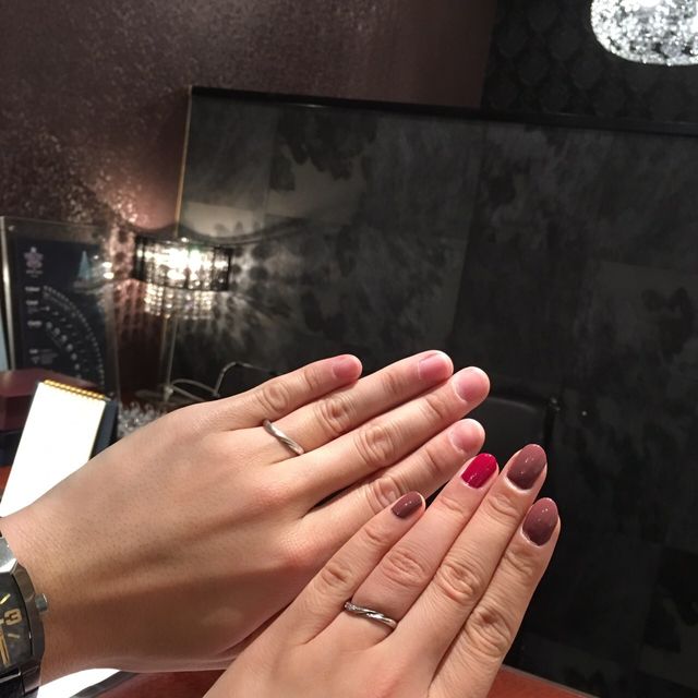 【JEWELRY  KAMATA(ジュエリーかまた)の口コミ】 第一印象で気に入ったので店員さんひ頼んで試着させてもらいました。
シン…