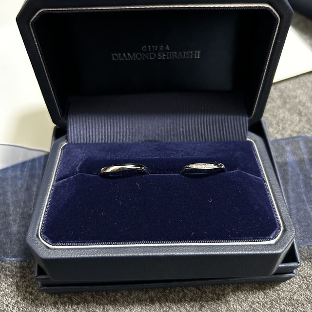 【銀座ダイヤモンドシライシの口コミ】 指輪がカーブしていて指が綺麗に見えるデザインが素敵です。またダイヤが…