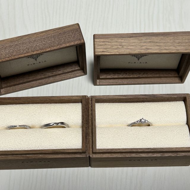 【PORTADA(ポルターダ)の口コミ】 華奢なデザインですが、存在感がありどの角度から見ても光り輝いて見えま…