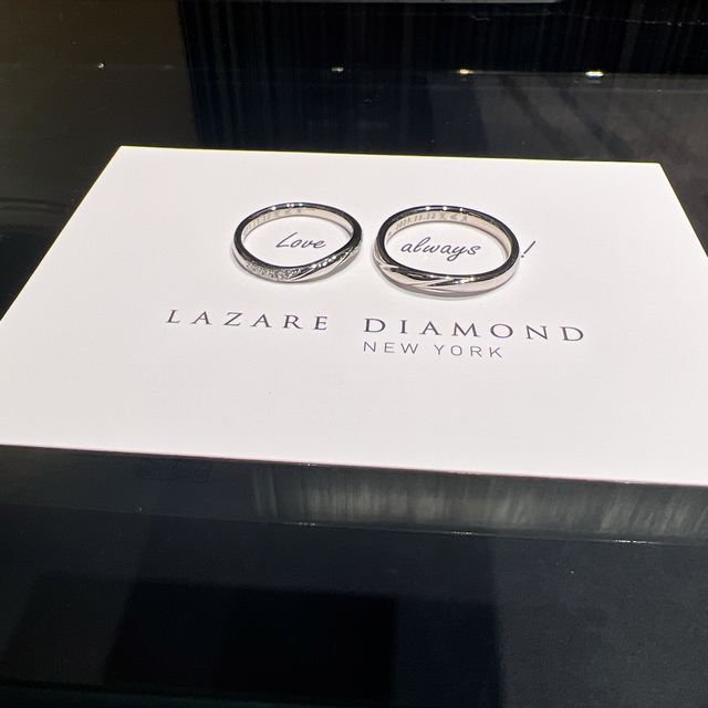 【ラザール ダイヤモンド(LAZARE DIAMOND)の口コミ】 綺麗、上品、細かいデザイン性が素敵。

人と同じような指輪はいやで、た…