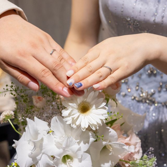 【銀座ダイヤモンドシライシの口コミ】 デザインが可愛くて、雫っぽく見えつつ、指が長く綺麗に見えます。ダイア…