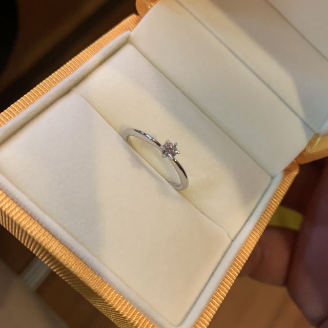 【ケイウノ ブライダル(K.UNO BRIDAL)の口コミ】 デザインがとてもシンプルでかっこいいので、自分のセンスに自信がなくて…