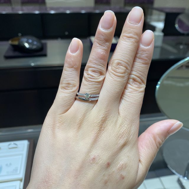 【銀座ダイヤモンドシライシの口コミ】 正直、他社のものを惹かれていたんですが、やはり着け心地が銀座ダイヤモ…