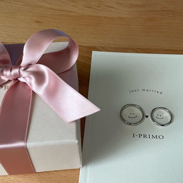 【アイプリモ(I-PRIMO)の口コミ】 女性のリングもエッジの効いたデザインですが、ゴツゴツした感じはなく指…