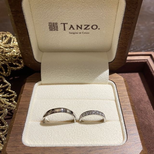 【TANZO.(鍛造指輪)の口コミ】 ダイヤモンドの数や石の留め方、刻印にもこだわりました。
刻印のイラスト…