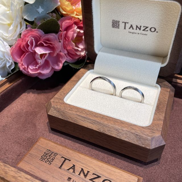 【TANZO.(鍛造指輪)の口コミ】 ひねりの渋かっこいいデザインをオーダーさせて頂きました。ダイヤモンド…