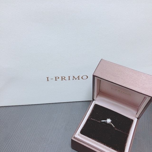 【アイプリモ(I-PRIMO)の口コミ】 指輪のおすすめは、1つのダイヤが大きく魅力的に見えることです。
またダ…