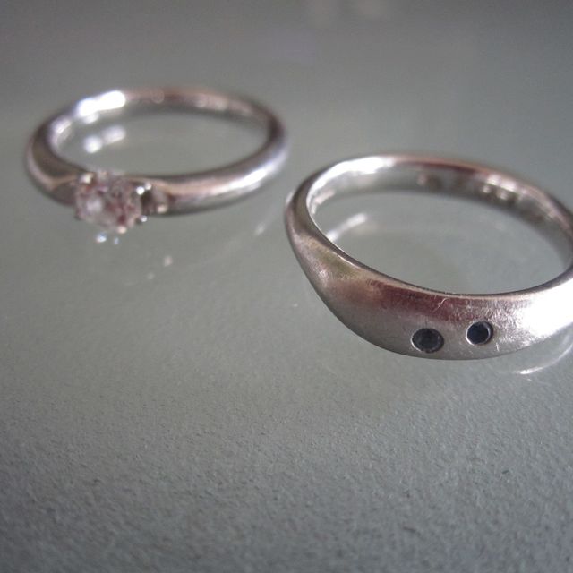 【１／ｆ エフブンノイチの口コミ】 ・左右非対称のデザイン

・二人の誕生石を埋められるところ
　微妙に石の…