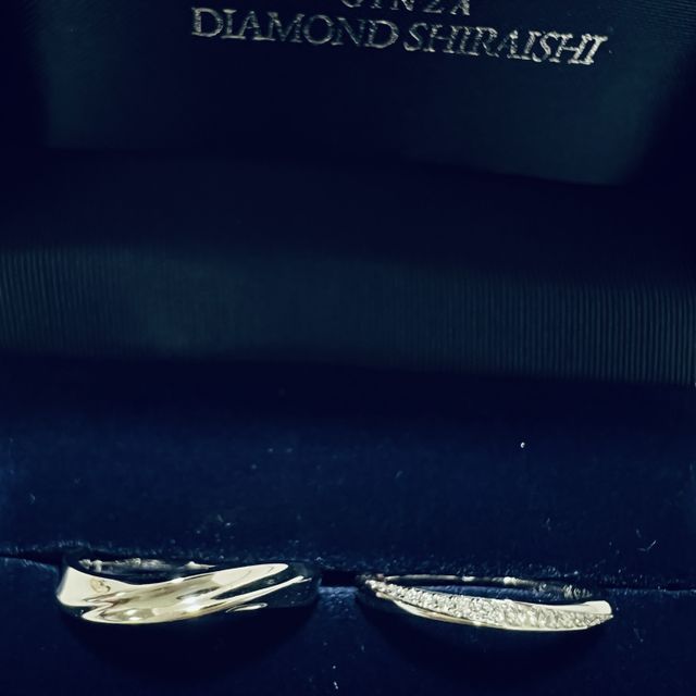 【銀座ダイヤモンドシライシの口コミ】 指輪の種類がすごく多いなか好みの指輪をきめれました。
価格も予算ないで…