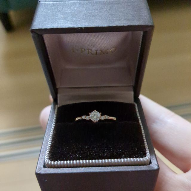 【アイプリモ(I-PRIMO)の口コミ】 種類が豊富で値段もそこまで高すぎないと思いました。
自分はV字の指輪を…