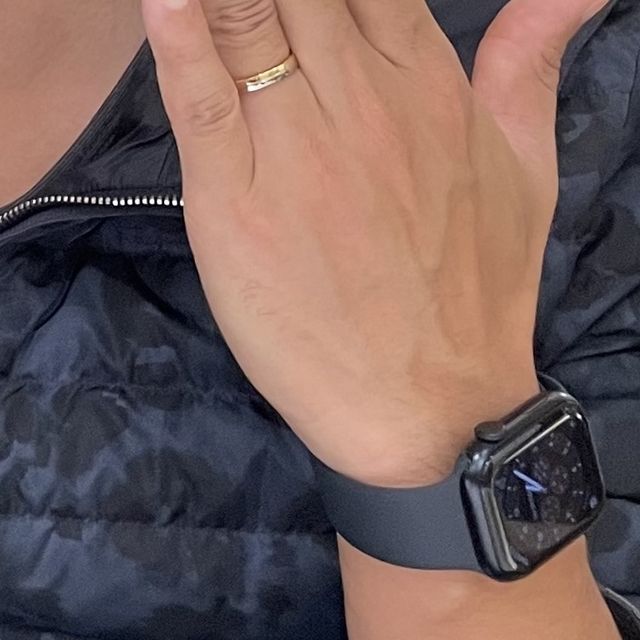 【ラザール ダイヤモンド(LAZARE DIAMOND)の口コミ】 デザインがオシャレで飽きがなくずっとつけてられる指輪です。シルバーと…