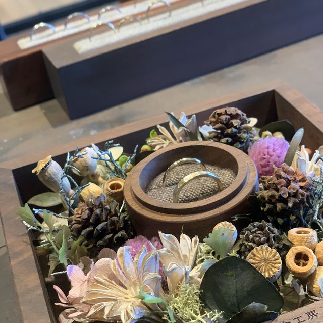 【鎌倉彫金工房の口コミ】 シンプルなデザインで、思い出が詰まった結婚指輪にしたくて、手作りを選…