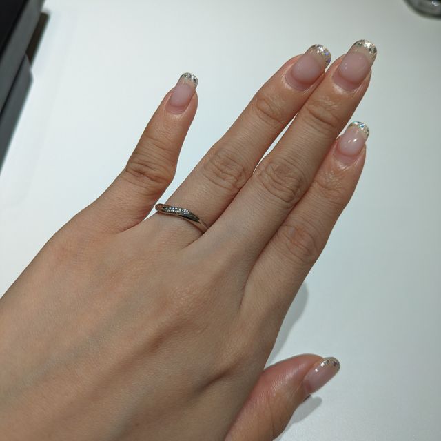 【ラザール ダイヤモンド(LAZARE DIAMOND)の口コミ】 元々探していたデザインだったので、試着してみました。想像通りの可愛さ…