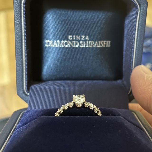 【銀座ダイヤモンドシライシの口コミ】 エタニティ要素があり、気軽なデートでもつけられる指輪を探していました…