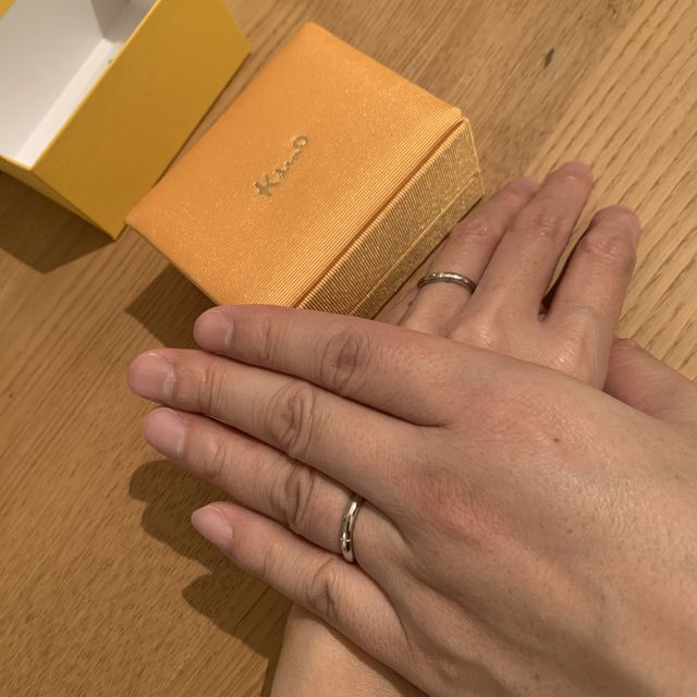 【ケイウノ ブライダル(K.UNO BRIDAL)の口コミ】 シンプルながら、金糸が一筋入るデザインと、製作過程で自分達も手を加え…