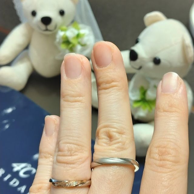 【4℃ BRIDAL(ヨンドシーブライダル)の口コミ】 リングが細すぎず太過ぎず、シンプルで長く着けられるデザインが多いと思…