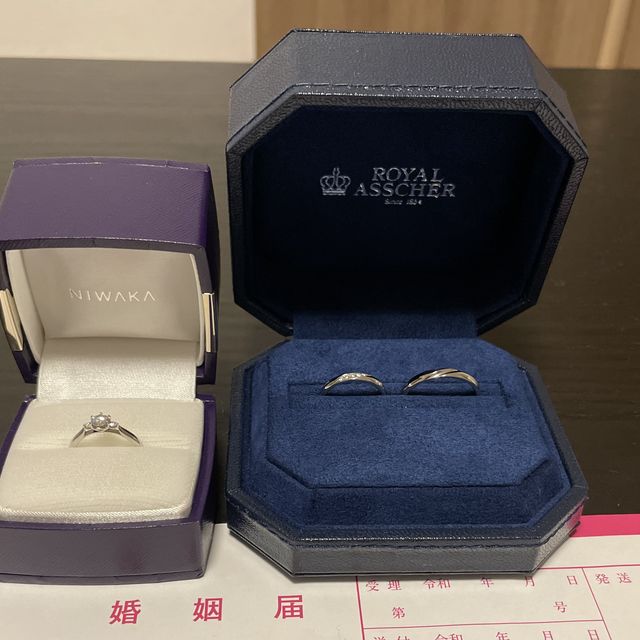 【ROYAL ASSCHER(ロイヤル・アッシャー)の口コミ】 色んなブランドと比較して行った時に、ダイヤモンドの輝きが一番綺麗だと…