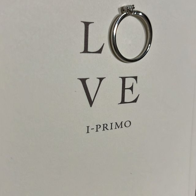 【アイプリモ(I-PRIMO)の口コミ】 シンプルなデザインだがダイヤが光り、特別感を感じました。特別な日だけ…