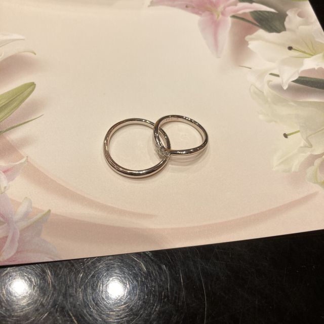 【ケイウノ ブライダル(K.UNO BRIDAL)の口コミ】 2色のウェーブがポイントです。プラチナとピンクゴールドの2色使いで、派…